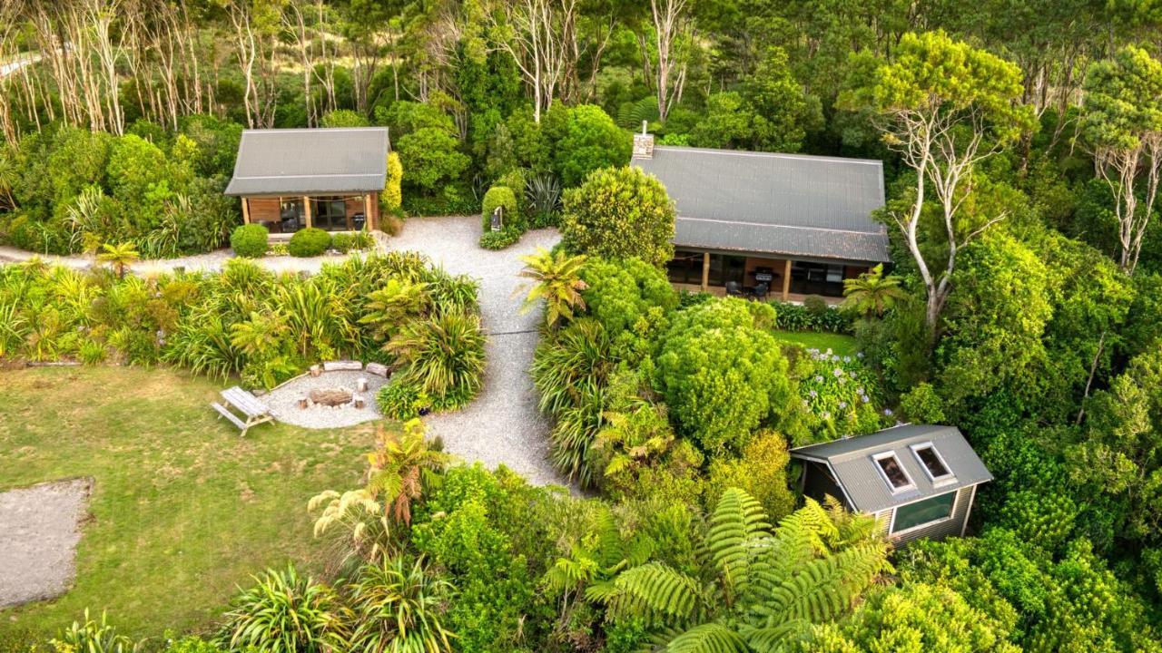 Paparoa Beach Hideaway With Hot Tub Barrytown Exterior photo